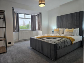 Bright & Elegant 2-Bedroom Stay in Stockport